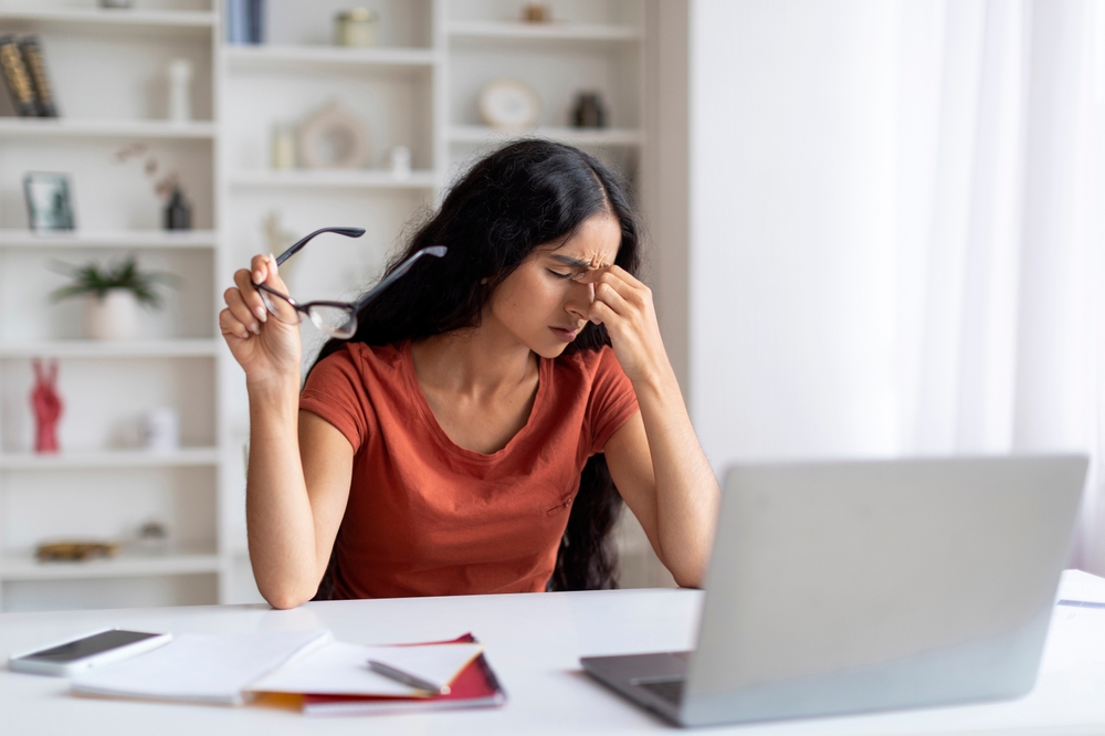 Dry Eye Syndrome Treatments: From Home Remedies to Professional Solutions